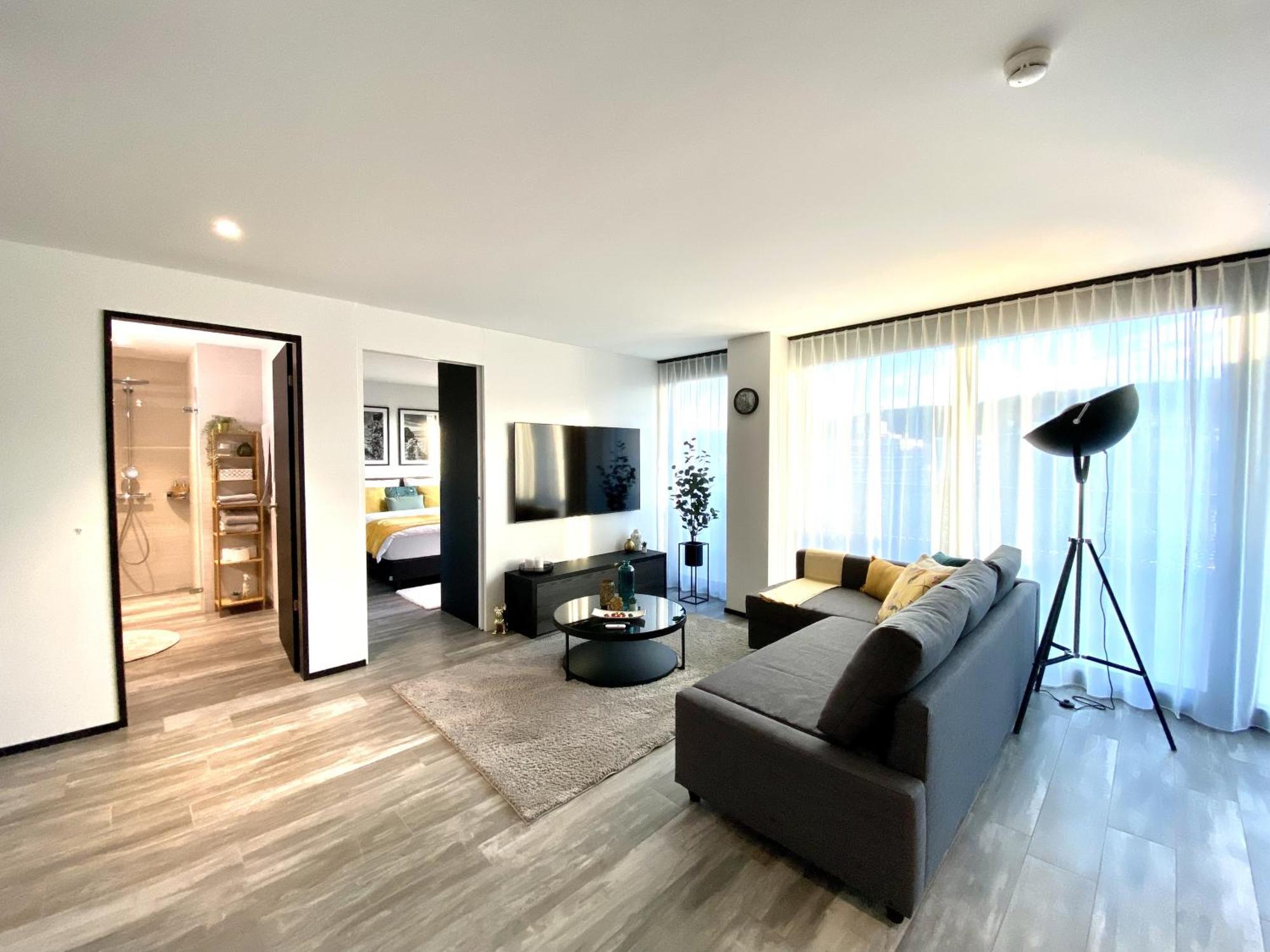 Glad Spot: Zurich - Central - Design - Netflix Exteriör bild